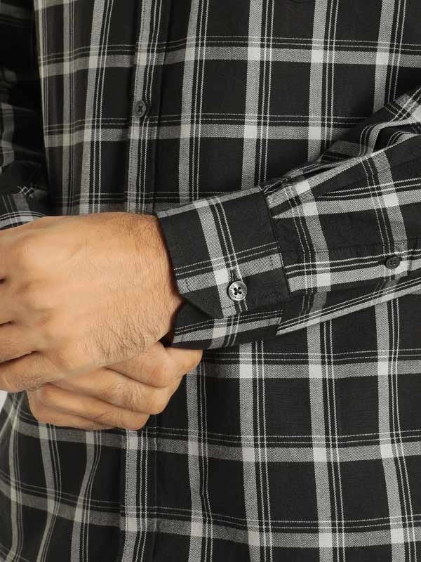 Indian Terrain Men's Slim Fit Full Sleeve Checkered Black Shirt